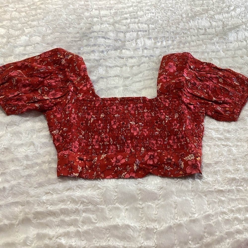NEW Band of the Free Joelle Crimson Floral Smocked Boho Top M - Picture 7 of 10